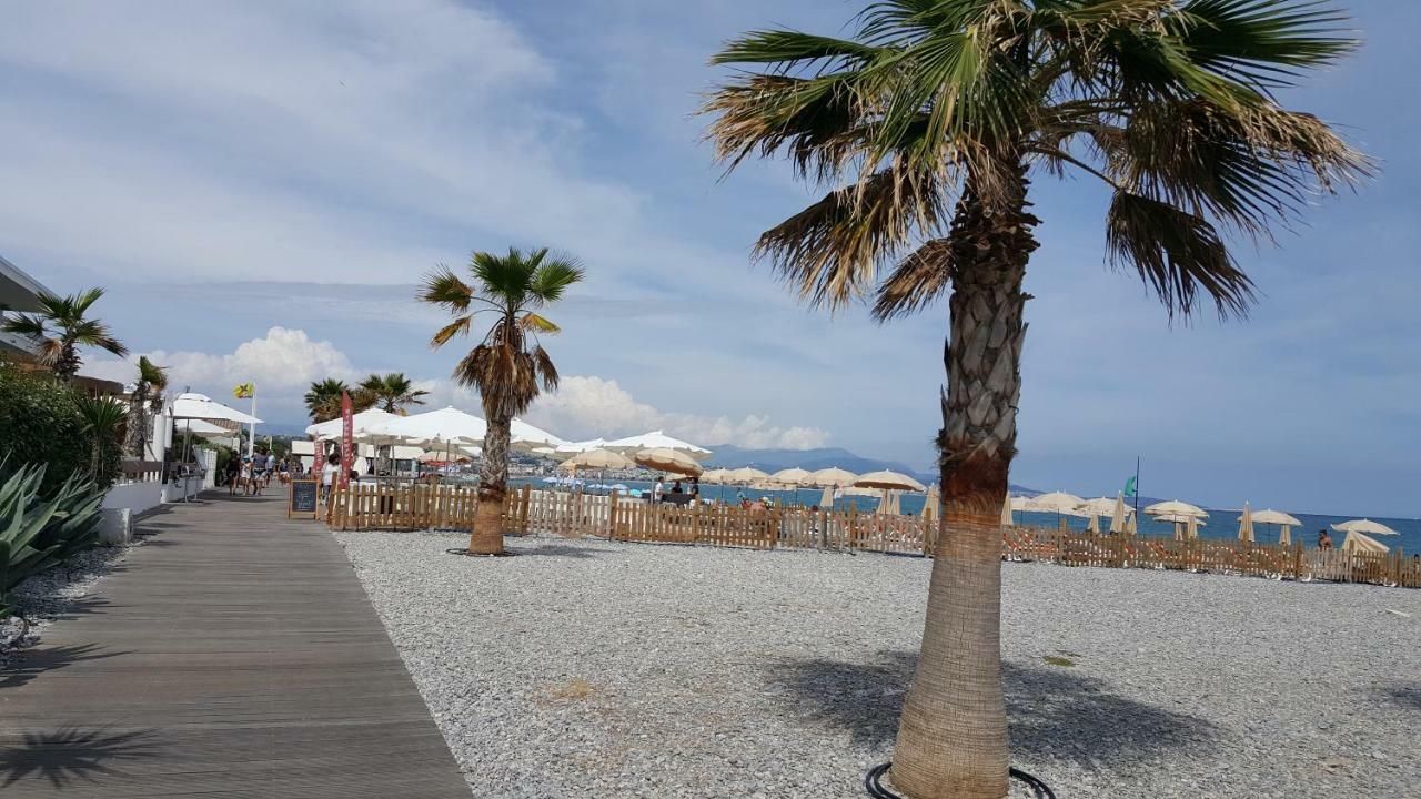 Studio Des Anges Villeneuve-Loubet Exteriör bild